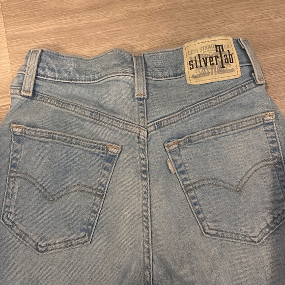 Levi's Light Blue Mom Jeans - Picture 6 of 7